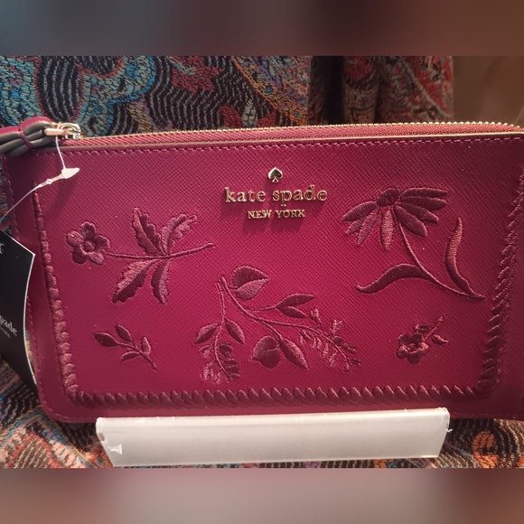 BRAND NEW KATE SPADE WRISTLET AND ALBA CROSSBODY WINE BUNDLE - Picture 3 of 13